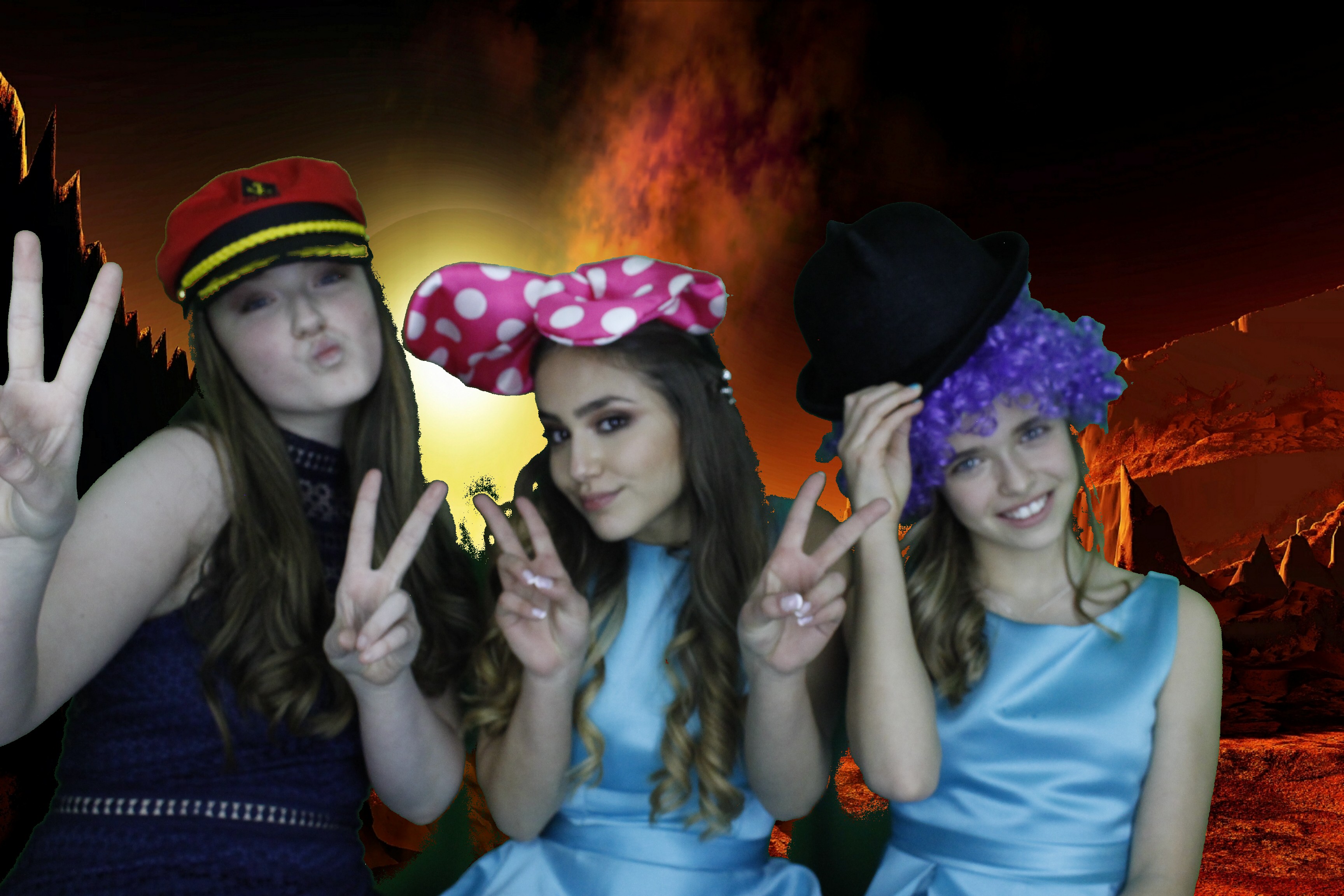 Mr & Mrs Mills | View more photos from the event at gallery.myphotoboothexperience.co.uk/u/MyPhotoBoothExperienceLtd/Mr-Mrs-Mills